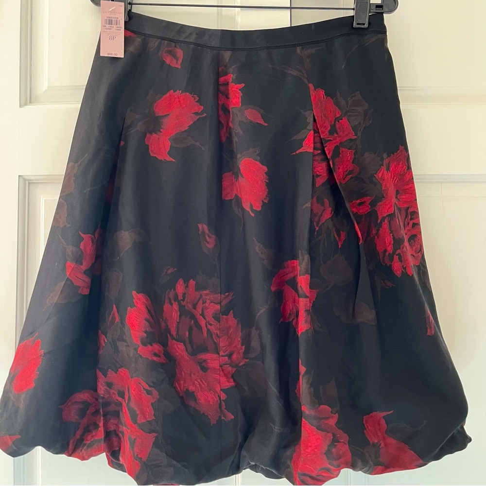 Ann Taylor Women’s Skirt w/Tags Size 8P